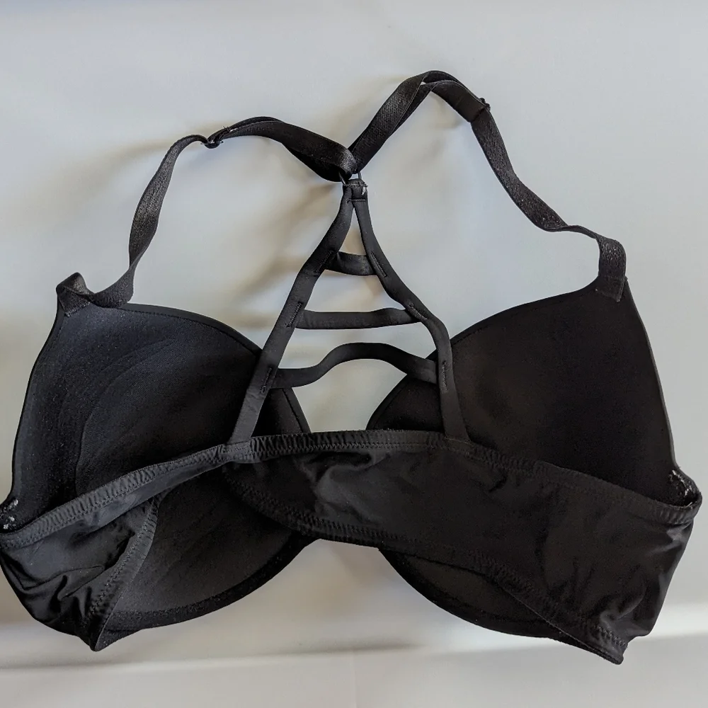 Victoria Secret Bra - Picture 2 of 3